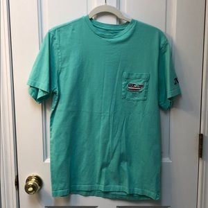 vineyard vines t-shirt